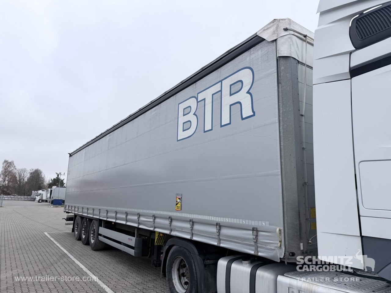 SCHMITZ Curtainsider Standard - Curtainsider semi-trailer: picture 5 SCHMITZ Curtainsider Standard - Curtainsider semi-trailer: picture 5