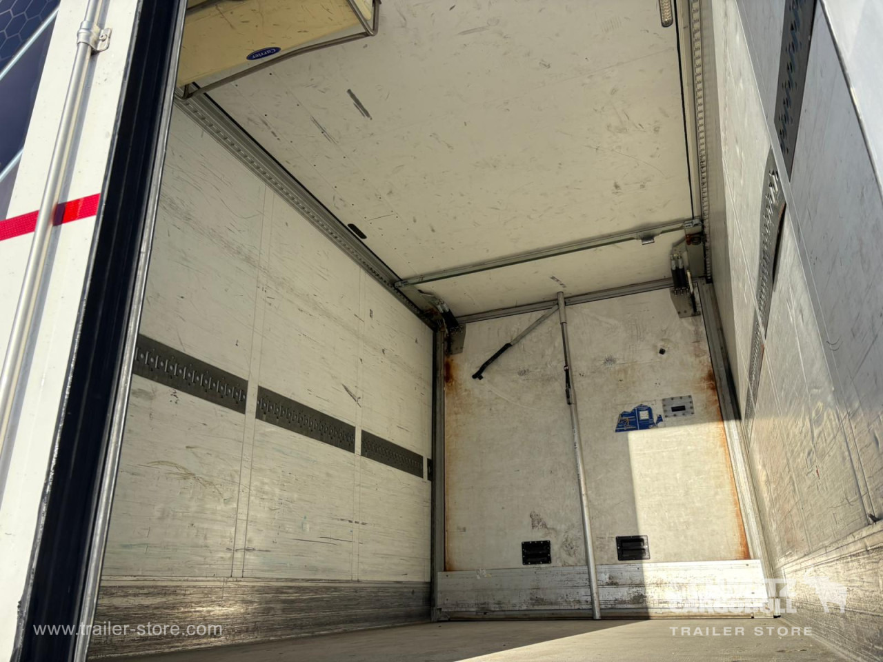 Isothermal semi-trailer SCHMITZ Reefer Multitemp: picture 9