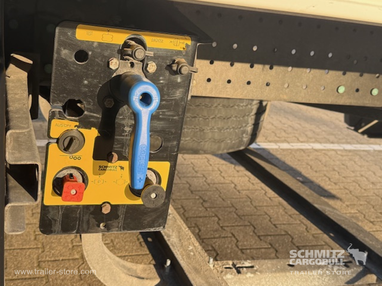 SCHMITZ Oplegger Vries Standard - Isothermal semi-trailer: picture 5 SCHMITZ Oplegger Vries Standard - Isothermal semi-trailer: picture 5