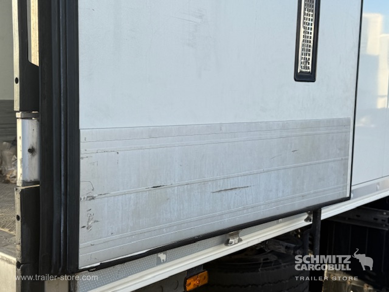SCHMITZ Oplegger Vries Standard - Isothermal semi-trailer: picture 2 SCHMITZ Oplegger Vries Standard - Isothermal semi-trailer: picture 2