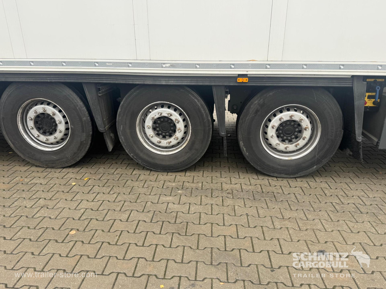 Isothermal semi-trailer SCHMITZ Reefer Multitemp Double deck: picture 11