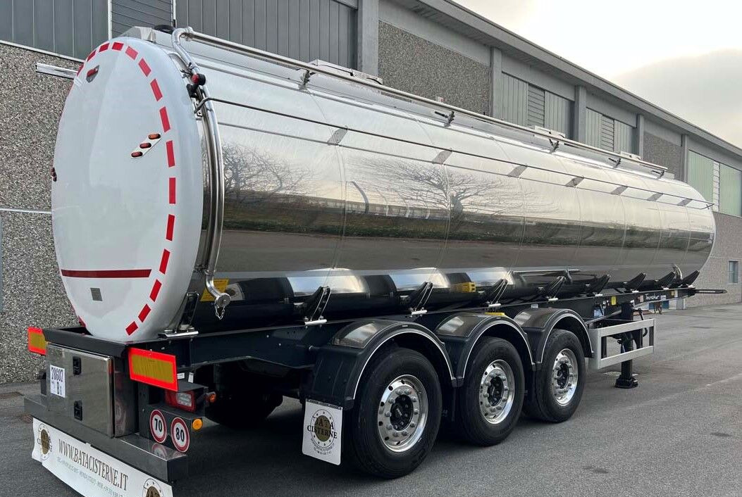Bata CISTERNA MODELLO INOX STANDARD NUOVA - Tanker semi-trailer: picture 3 Bata CISTERNA MODELLO INOX STANDARD NUOVA - Tanker semi-trailer: picture 3