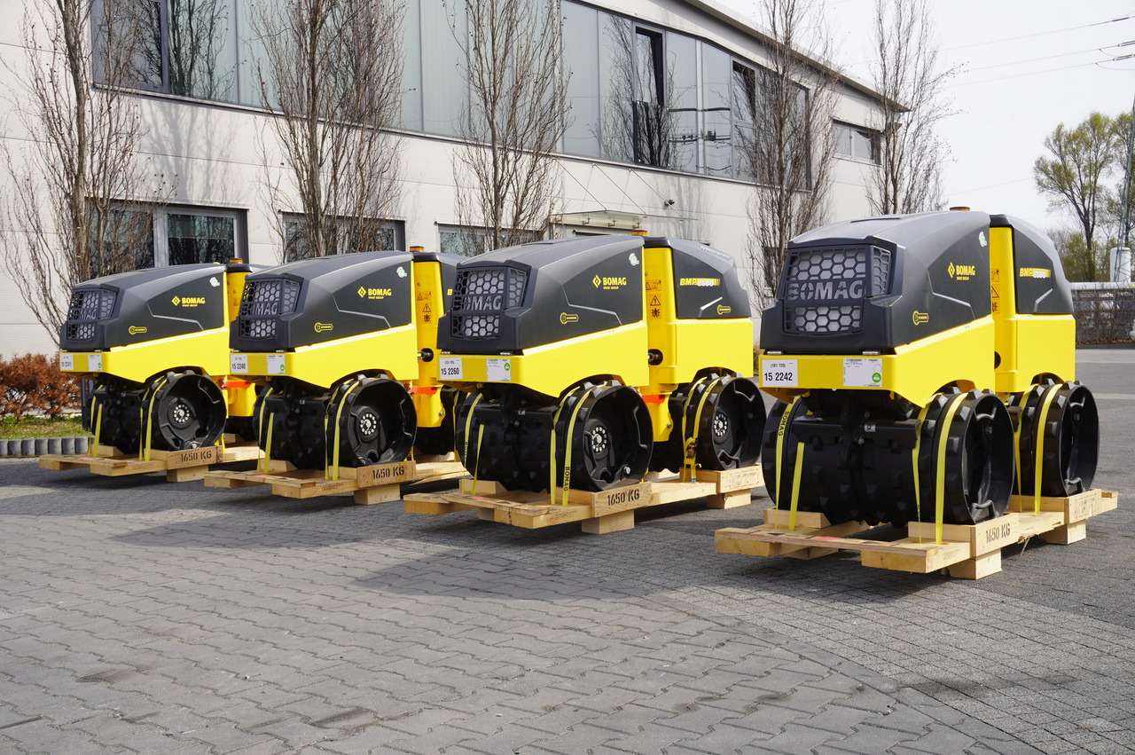 Soil stabilizer BOMAG BMP 8500 brand-new trench roller / Remote Control / 4 units: picture 1