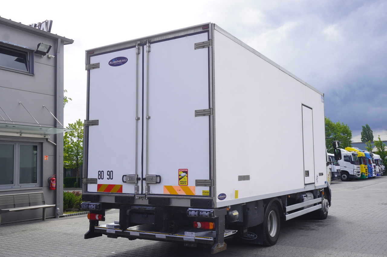 DAF LF 220 / Refrigerator 16 EPAL Multitemp / Carrier Supra 1150 MT / Palfinger 1500 kg - Refrigerated truck: picture 3 DAF LF 220 / Refrigerator 16 EPAL Multitemp / Carrier Supra 1150 MT / Palfinger 1500 kg - Refrigerated truck: picture 3