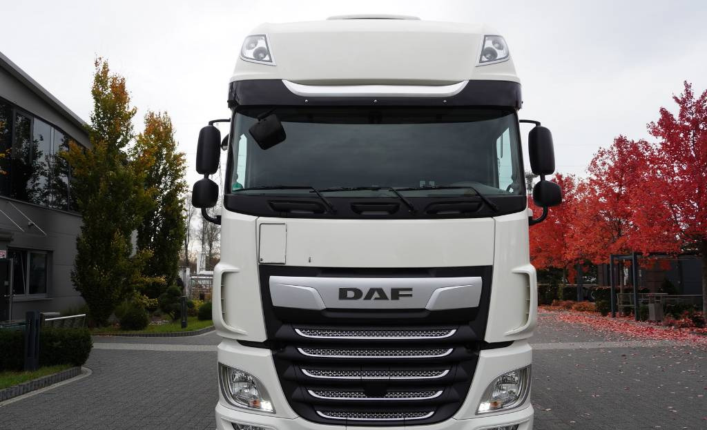 DAF XF 450 6×2 E6 / Refrigerator Lacapitaine / ATP/FRC to 2027 / 18 pallets - Refrigerated truck: picture 2 DAF XF 450 6×2 E6 / Refrigerator Lacapitaine / ATP/FRC to 2027 / 18 pallets - Refrigerated truck: picture 2