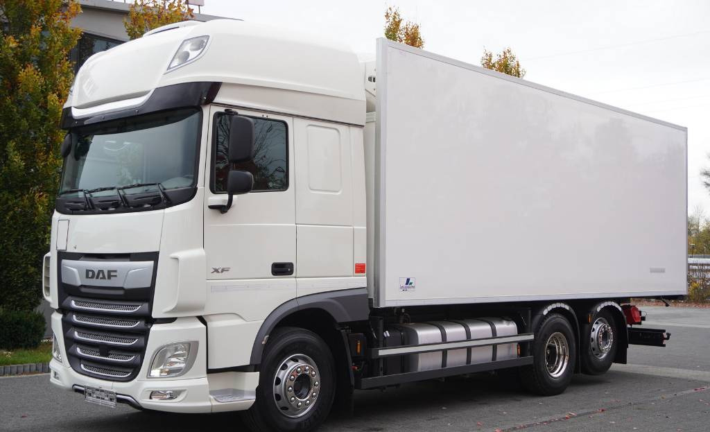 DAF XF 450 6×2 E6 / Refrigerator Lacapitaine / ATP/FRC to 2027 / 18 pallets - Refrigerated truck: picture 1 DAF XF 450 6×2 E6 / Refrigerator Lacapitaine / ATP/FRC to 2027 / 18 pallets - Refrigerated truck: picture 1