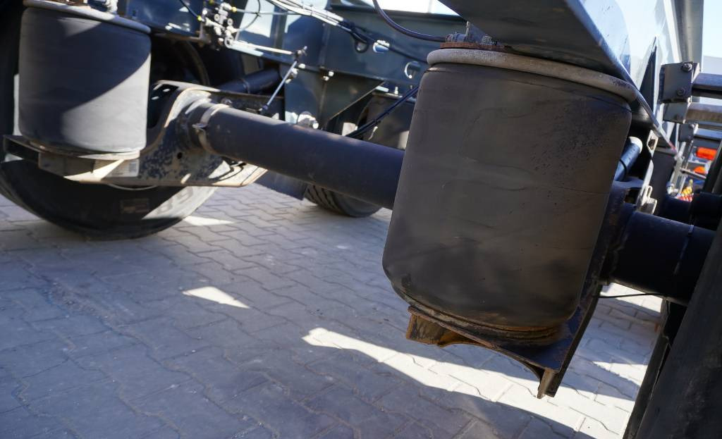 Fruehauf Trailer BDF (NEW) 6,000 km !!! - Container transporter/ Swap body trailer: picture 4 Fruehauf Trailer BDF (NEW) 6,000 km !!! - Container transporter/ Swap body trailer: picture 4