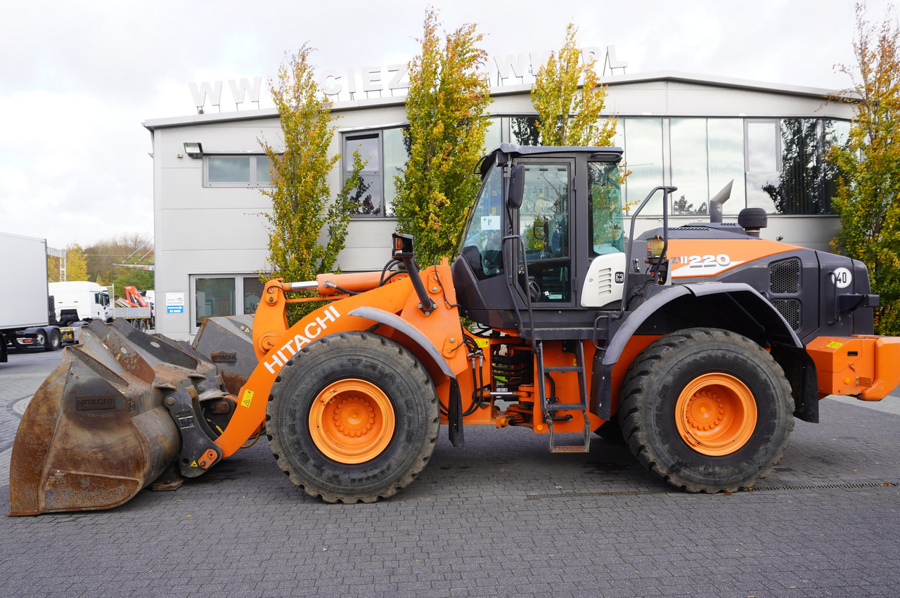 HITACHI ZW220 articulated loader / 2 buckets - Wheel loader: picture 3 HITACHI ZW220 articulated loader / 2 buckets - Wheel loader: picture 3