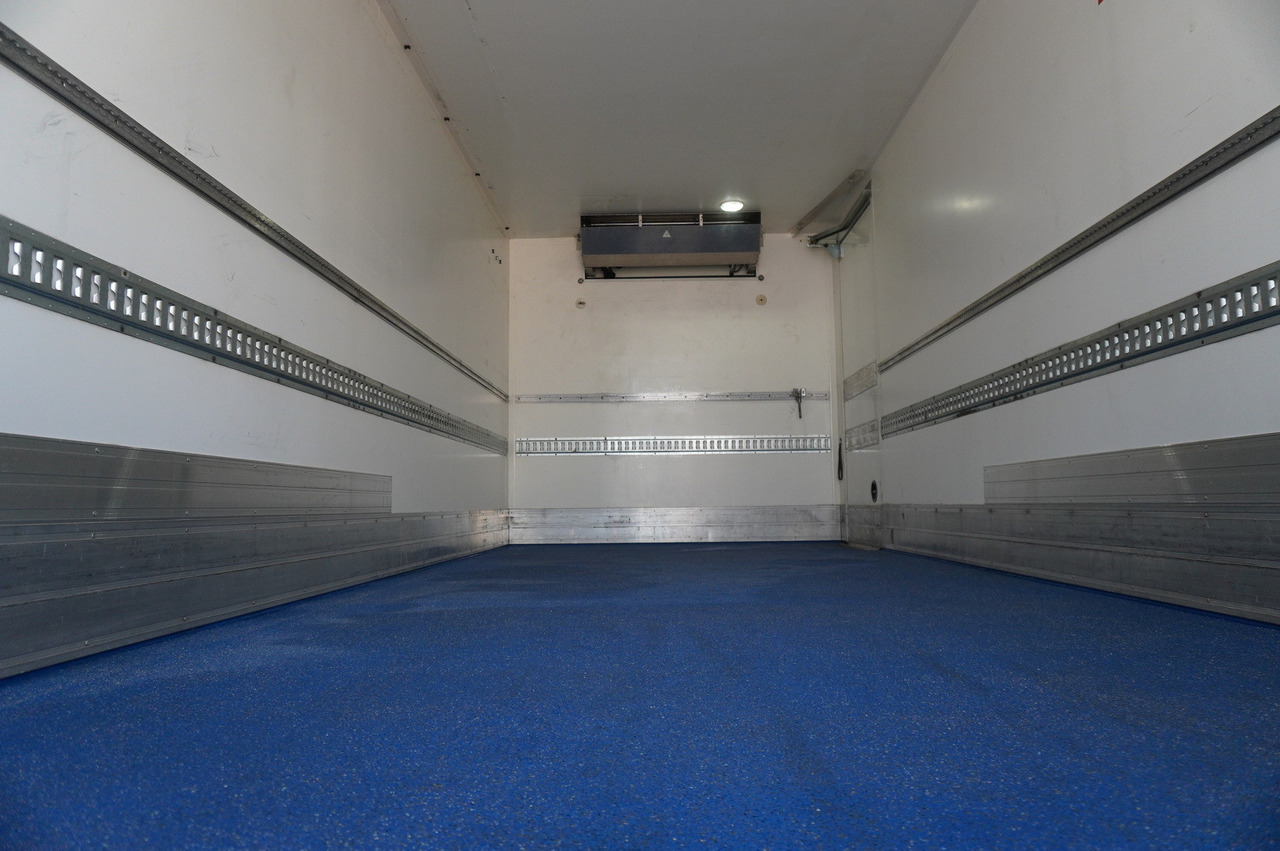 IVECO Eurocargo 100-190 4x2 E6 / Refrigerator / Dhollandia 1.5 T - Refrigerated truck: picture 5 IVECO Eurocargo 100-190 4x2 E6 / Refrigerator / Dhollandia 1.5 T - Refrigerated truck: picture 5