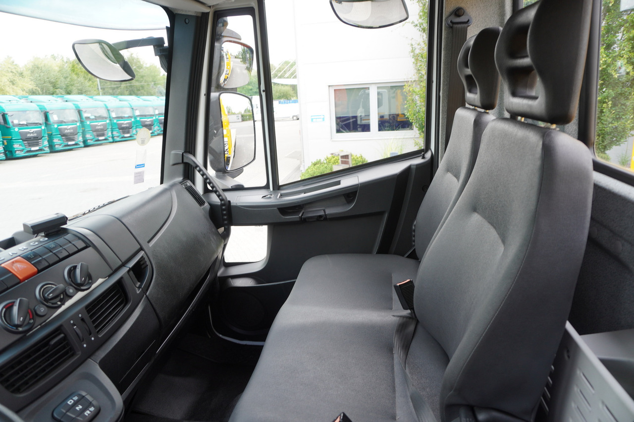 Tow truck IVECO Eurocargo 160-210 / 75,000 km! / OMARS lowered tow truck platform / Fork: picture 27