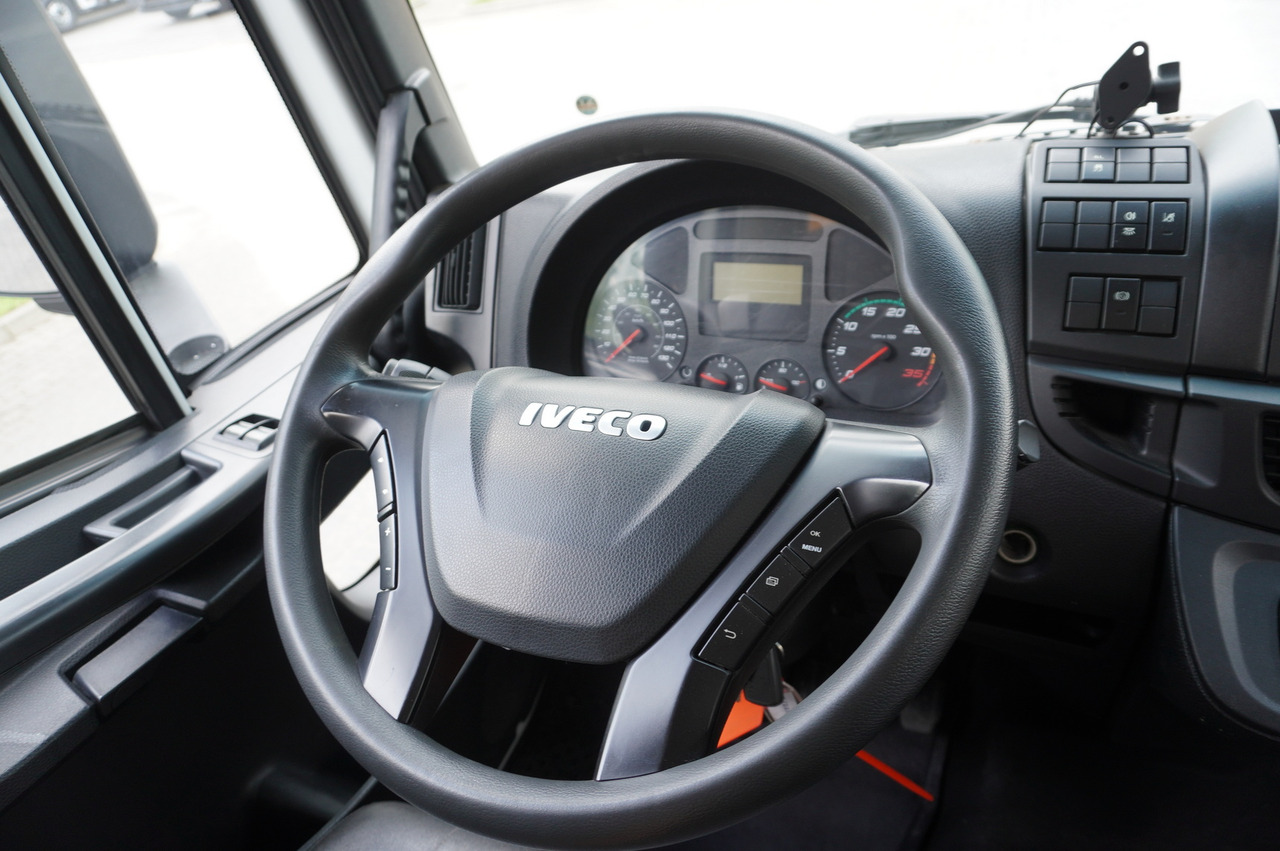 Tow truck IVECO Eurocargo 160-210 / 75,000 km! / OMARS lowered tow truck platform / Fork: picture 28