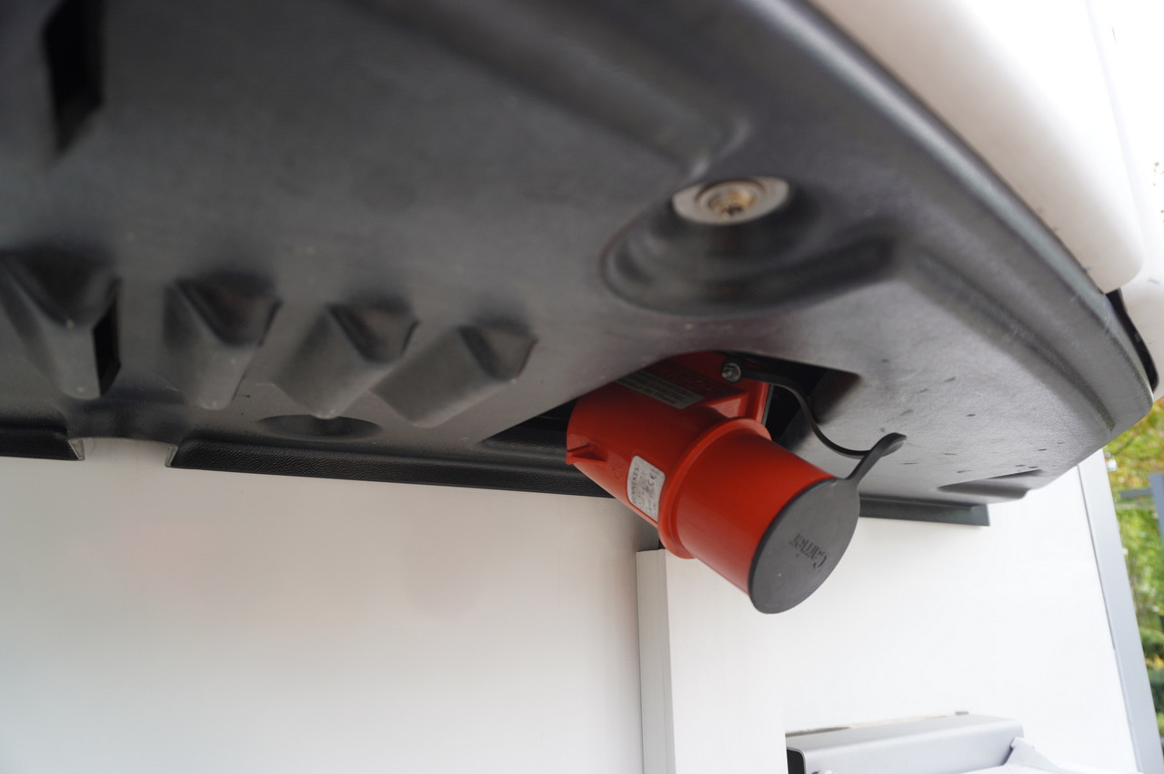 Refrigerated semi-trailer KÖGEL S24 refrigerator semi-trailer / 2023 / Carrier Vector 1550 / Doppelstock / several units: picture 15