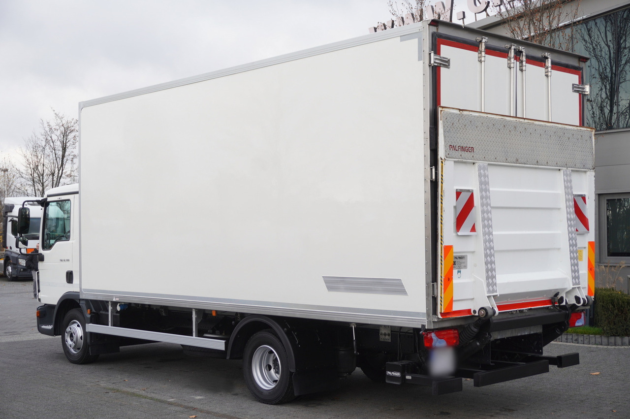 MAN TGL 12.190 / 14 EPAL Refrigerator / Carrier Xarios 500 / 3 units - Refrigerated truck: picture 3 MAN TGL 12.190 / 14 EPAL Refrigerator / Carrier Xarios 500 / 3 units - Refrigerated truck: picture 3