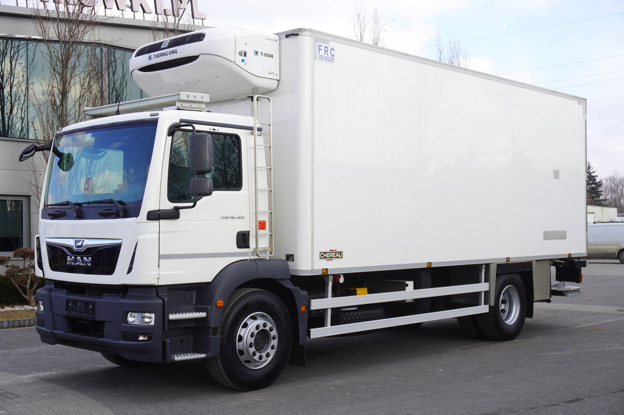 MAN TGM 18.320 / CHEREAU meat hook refrigerator / Carcass elevator - Refrigerated truck: picture 2 MAN TGM 18.320 / CHEREAU meat hook refrigerator / Carcass elevator - Refrigerated truck: picture 2