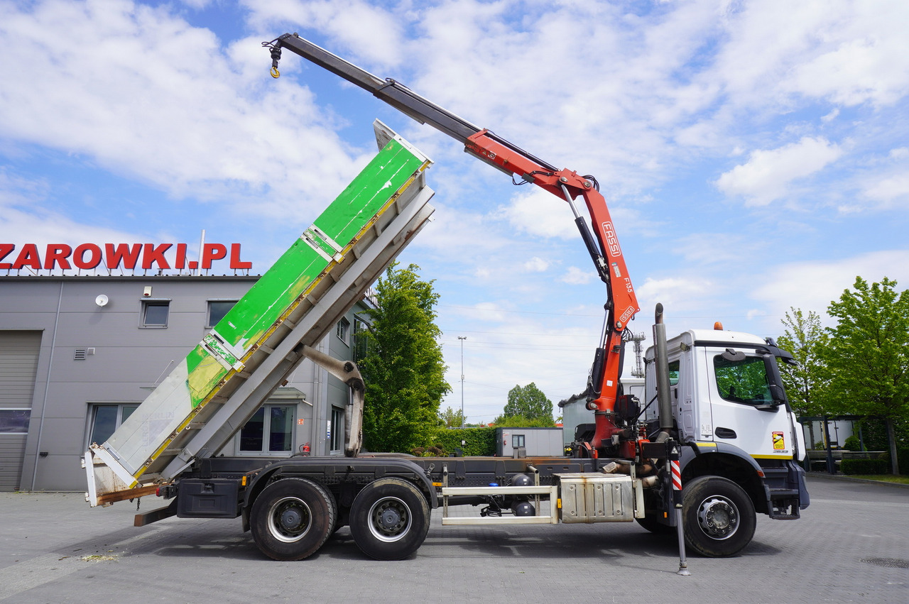 MERCEDES-BENZ AROCS 2633 6x4 / 5.5 T crane FASSI F135 / Tipper 15 EPAL - Dropside/ Flatbed truck, Crane truck: picture 4 MERCEDES-BENZ AROCS 2633 6x4 / 5.5 T crane FASSI F135 / Tipper 15 EPAL - Dropside/ Flatbed truck, Crane truck: picture 4