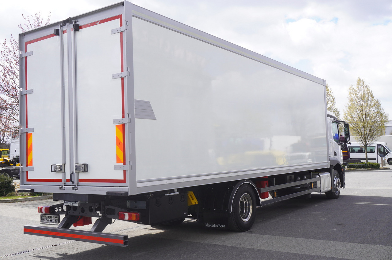 MERCEDES-BENZ Actros 1824 / Refrigerator / Carrier Supra 1250 / Sleeping cabin - Refrigerated truck: picture 3 MERCEDES-BENZ Actros 1824 / Refrigerator / Carrier Supra 1250 / Sleeping cabin - Refrigerated truck: picture 3