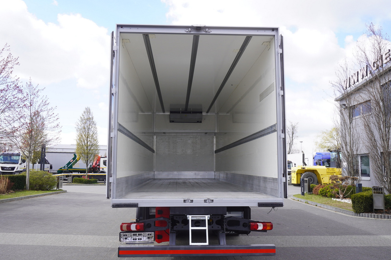 MERCEDES-BENZ Actros 1824 / Refrigerator / Carrier Supra 1250 / Sleeping cabin - Refrigerated truck: picture 4 MERCEDES-BENZ Actros 1824 / Refrigerator / Carrier Supra 1250 / Sleeping cabin - Refrigerated truck: picture 4