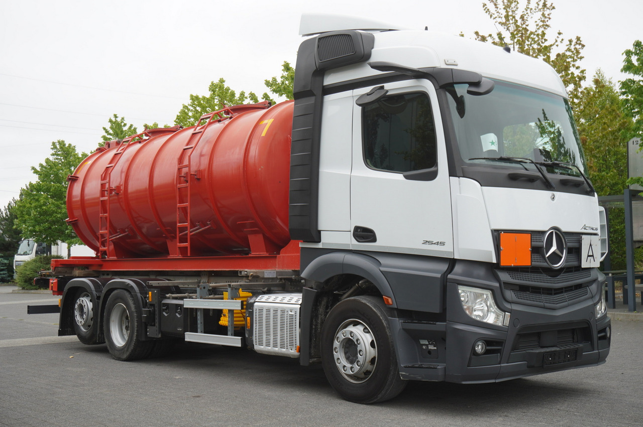 Tanker truck MERCEDES-BENZ Actros 2545 6 × 2 MP5 / NEW septic barrel 13000 L: picture 6