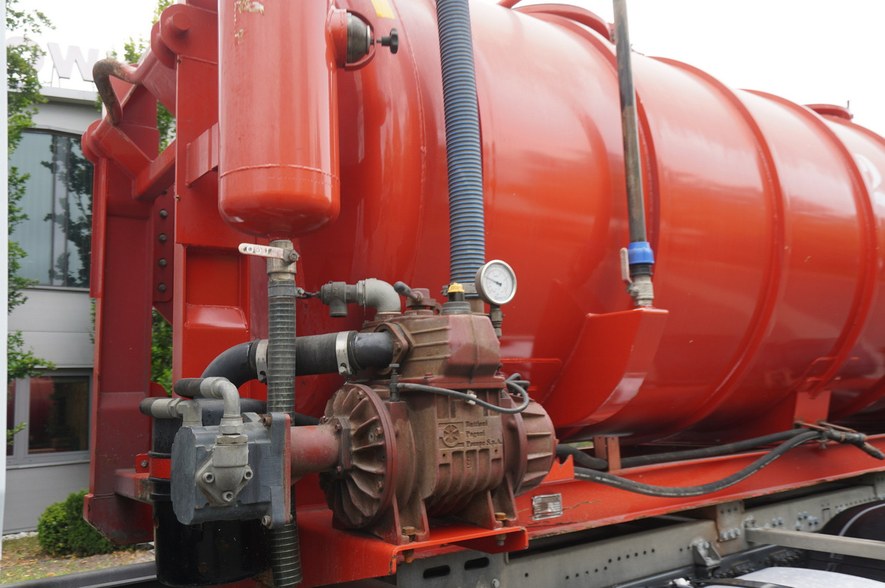 Tanker truck MERCEDES-BENZ Actros 2545 6 × 2 MP5 / NEW septic barrel 13000 L: picture 9