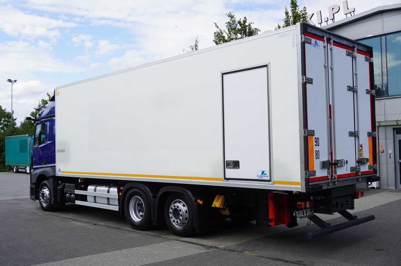 MERCEDES-BENZ Actros 2546 / Lecapitaine refrigerator 20 EPAL / Multitemperature / Carrier Supra 1150 MT - Refrigerated truck: picture 3 MERCEDES-BENZ Actros 2546 / Lecapitaine refrigerator 20 EPAL / Multitemperature / Carrier Supra 1150 MT - Refrigerated truck: picture 3