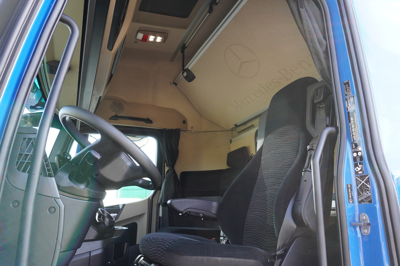 Refrigerated truck MERCEDES-BENZ Actros 2548 E6 / GIGA / Cab Lounge chair / Lamberet Refrigerator / Carrier Supra 950: picture 19