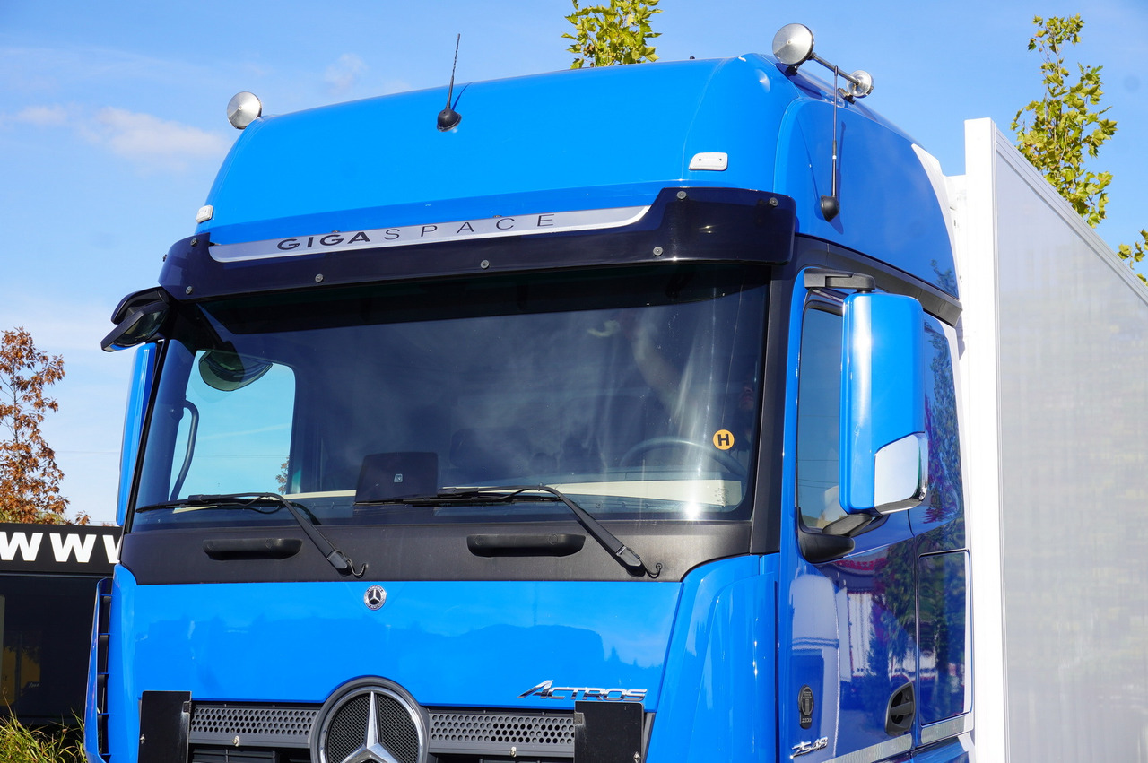 Refrigerated truck MERCEDES-BENZ Actros 2548 E6 / GIGA / Cab Lounge chair / Lamberet Refrigerator / Carrier Supra 950: picture 10