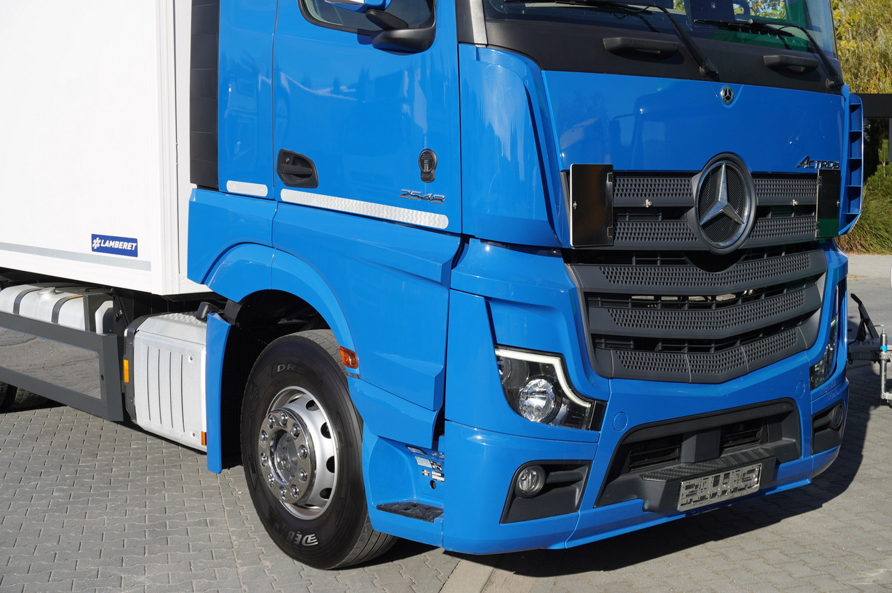 Refrigerated truck MERCEDES-BENZ Actros 2548 E6 / GIGA / Cab Lounge chair / Lamberet Refrigerator / Carrier Supra 950: picture 11