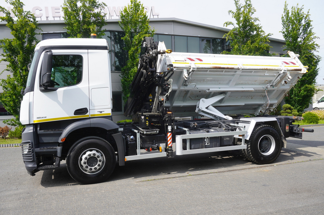 Crane truck, Crane truck MERCEDES-BENZ Arocs 1833 / 87,000 km!!! / Hds HIAB X-DUO 128 B-2 / three-sided tipper: picture 15