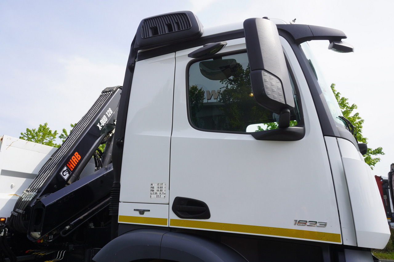 Crane truck, Crane truck MERCEDES-BENZ Arocs 1833 / 87,000 km!!! / Hds HIAB X-DUO 128 B-2 / three-sided tipper: picture 22