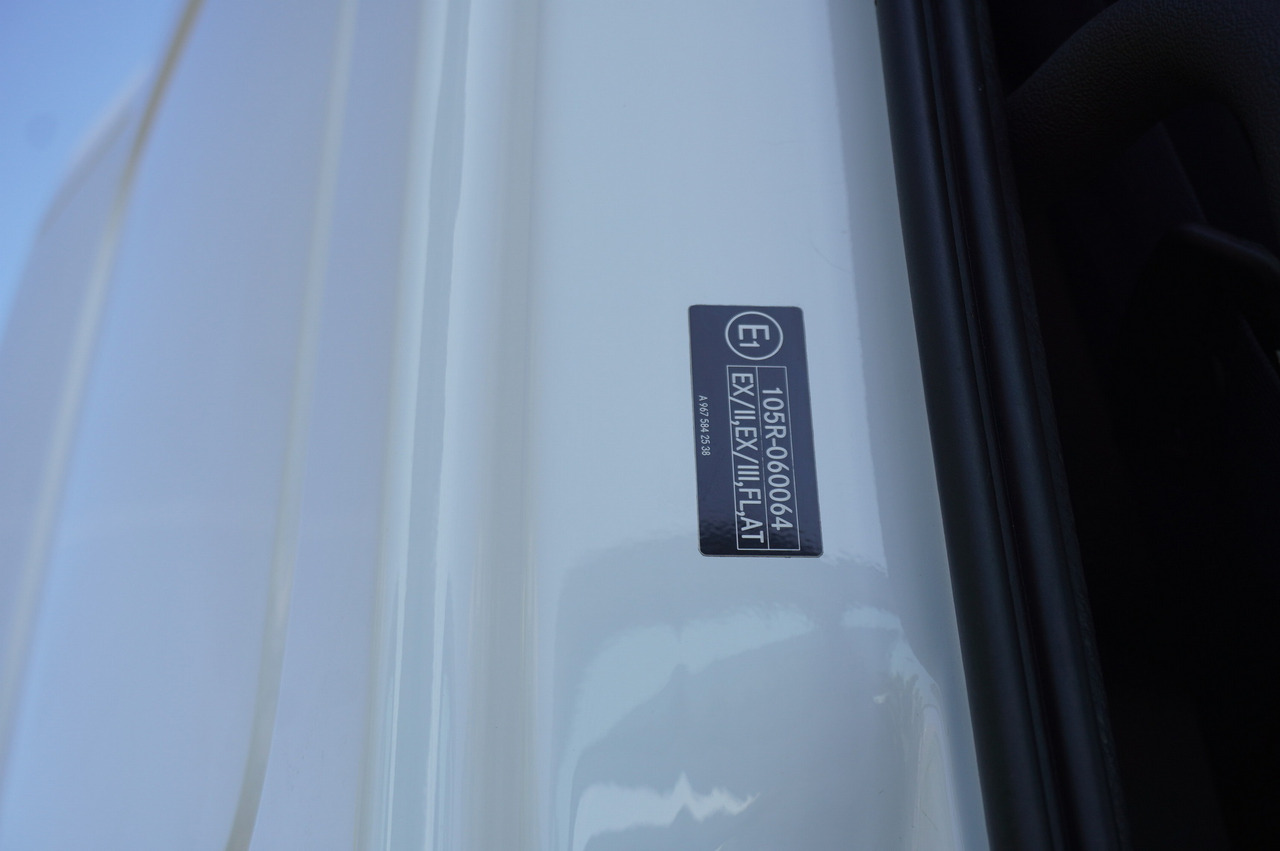 MERCEDES-BENZ Atego 1223 / Lamberet Refrigerator / Full ADR / Sleeper cab / 175 tho. km - Refrigerated truck: picture 3 MERCEDES-BENZ Atego 1223 / Lamberet Refrigerator / Full ADR / Sleeper cab / 175 tho. km - Refrigerated truck: picture 3