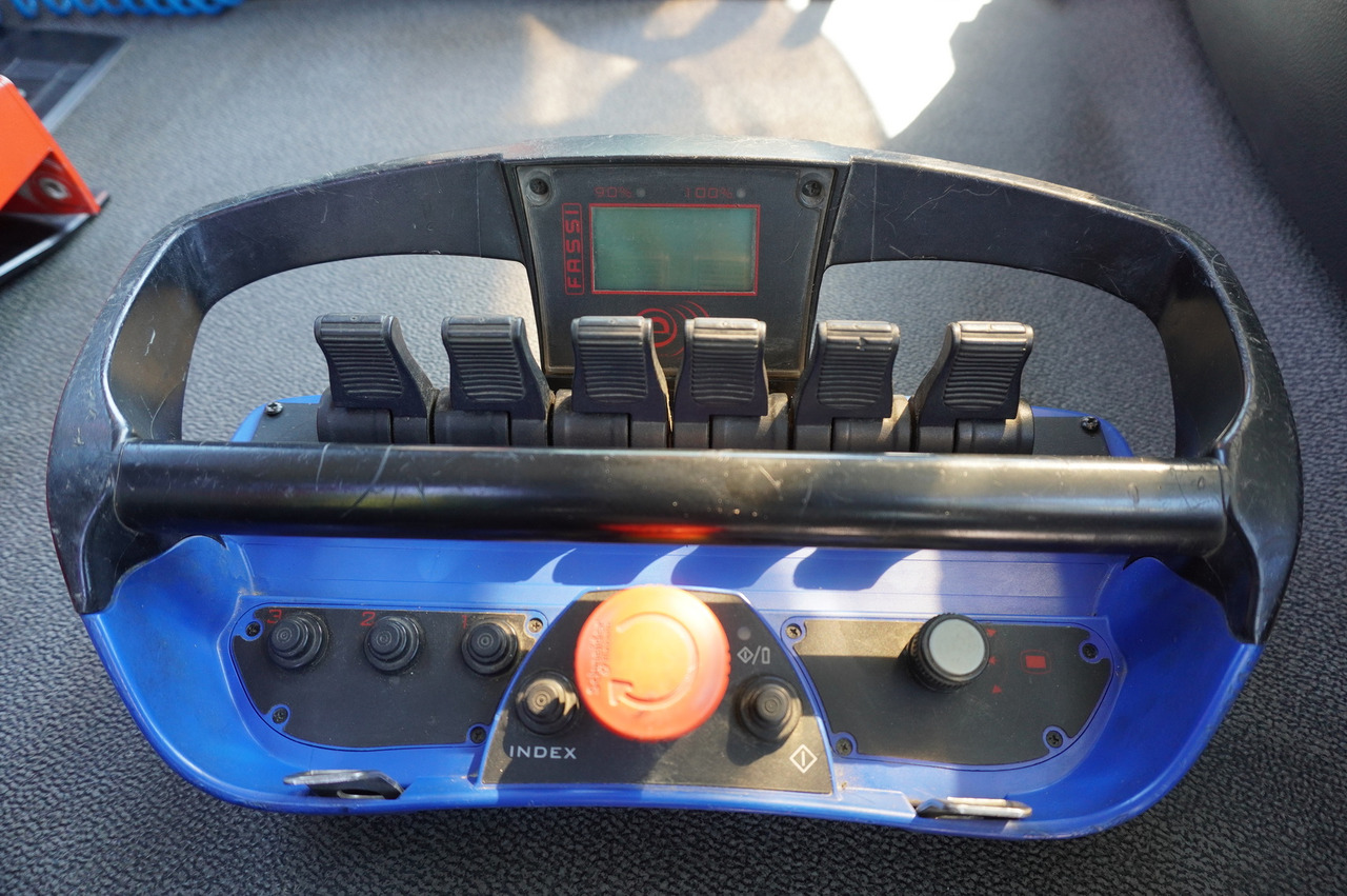 Crane truck RENAULT C320 P 4x2 / FASSI crane 6.2 T / range 10 m / Flatbed 15 EPAL / 50 tho. km!: picture 9 Crane truck RENAULT C320 P 4x2 / FASSI crane 6.2 T / range 10 m / Flatbed 15 EPAL / 50 tho. km!: picture 9