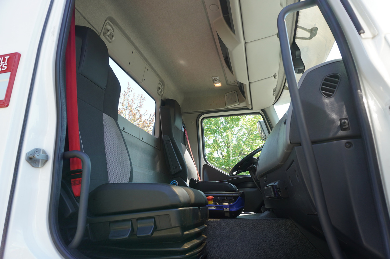 Crane truck RENAULT C320 P 4x2 / FASSI crane 6.2 T / range 10 m / Flatbed 15 EPAL / 50 tho. km!: picture 20 Crane truck RENAULT C320 P 4x2 / FASSI crane 6.2 T / range 10 m / Flatbed 15 EPAL / 50 tho. km!: picture 20