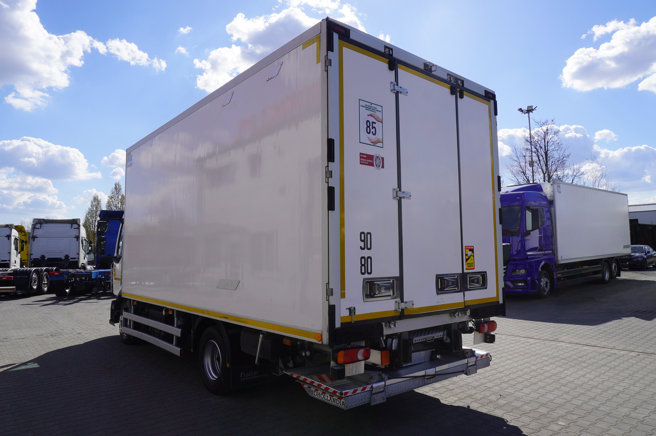 RENAULT D12 / Lamberet refrigerated truck / Dhollandia tail lift 1500 kg / 130 thousand km !! - Refrigerated truck: picture 5 RENAULT D12 / Lamberet refrigerated truck / Dhollandia tail lift 1500 kg / 130 thousand km !! - Refrigerated truck: picture 5