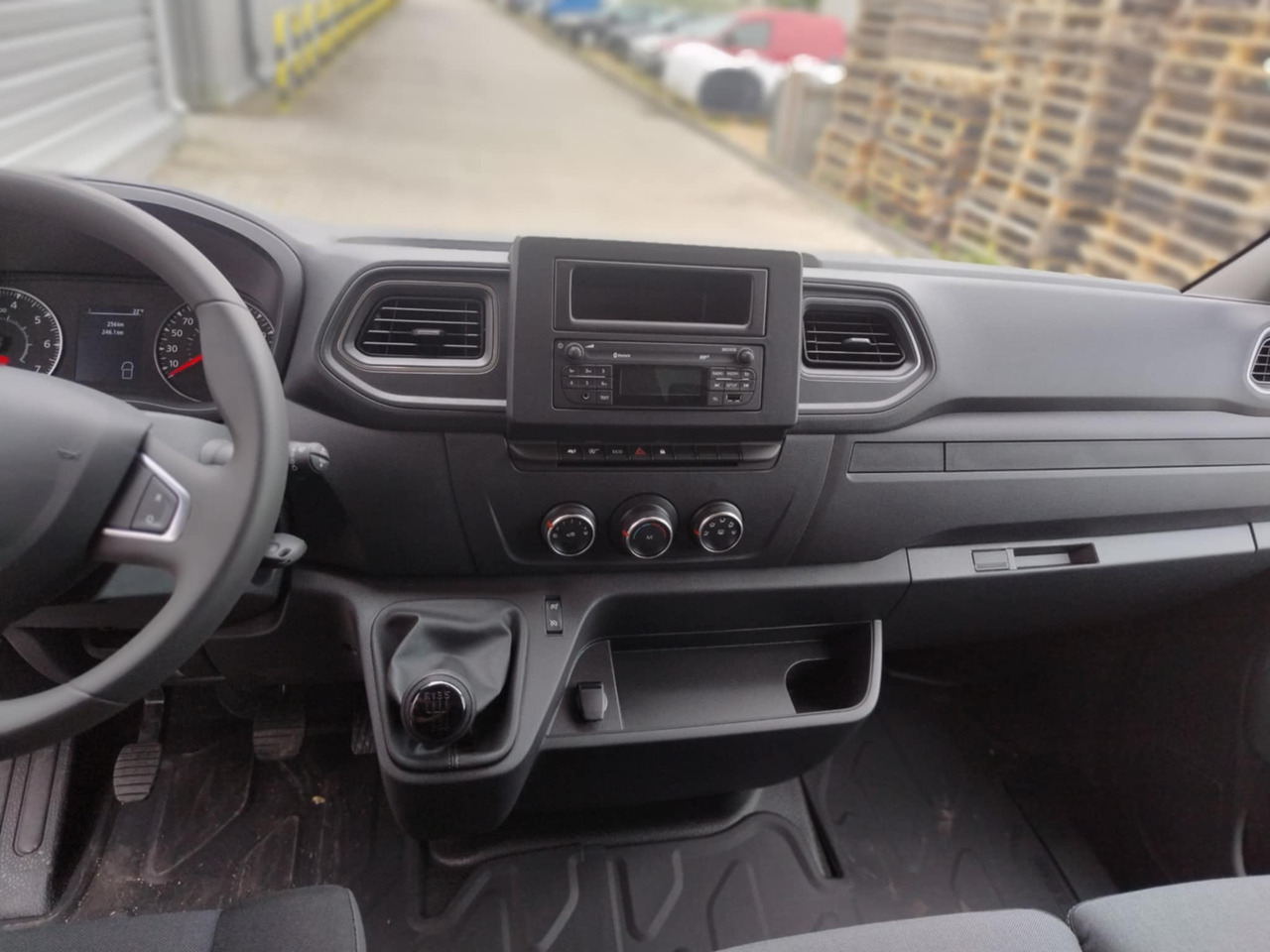 RENAULT Master / BRAND NEW Box van - Closed box van: picture 4 RENAULT Master / BRAND NEW Box van - Closed box van: picture 4