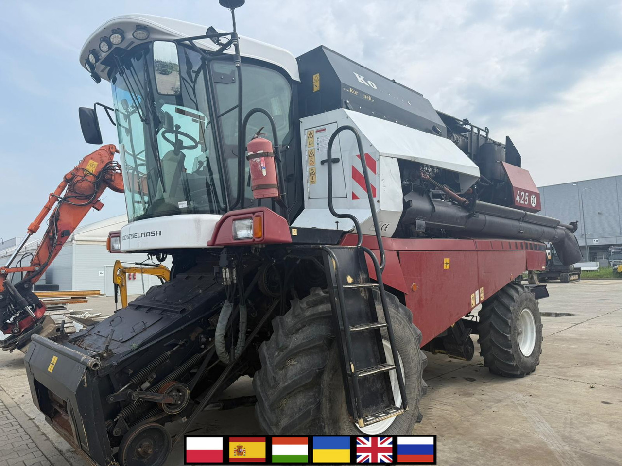 ROSTSELMASH VECTOR 425 RSM-101 grain harvester + Header 5 m + rapeseed harvesting extension / 2300 MTH - Combine harvester: picture 1 ROSTSELMASH VECTOR 425 RSM-101 grain harvester + Header 5 m + rapeseed harvesting extension / 2300 MTH - Combine harvester: picture 1