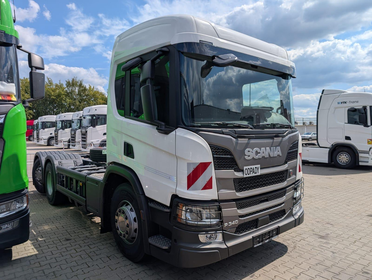 SCANIA P 340 B6x2*4NA / chassis frame / steering axle / CNG / large cab / 8 units - Refuse truck: picture 2 SCANIA P 340 B6x2*4NA / chassis frame / steering axle / CNG / large cab / 8 units - Refuse truck: picture 2