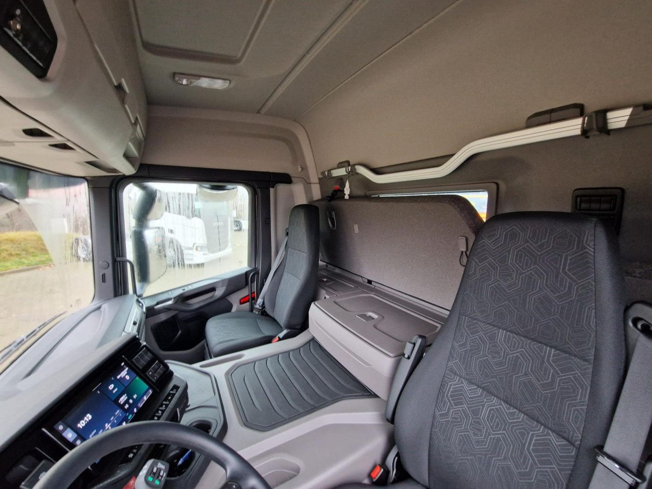 New Hook lift truck SCANIA P420 B6x2*4 / Meiller Kipper Tectrum RS 21 hooklift / 2025 / no mileage!: picture 7 New Hook lift truck SCANIA P420 B6x2*4 / Meiller Kipper Tectrum RS 21 hooklift / 2025 / no mileage!: picture 7