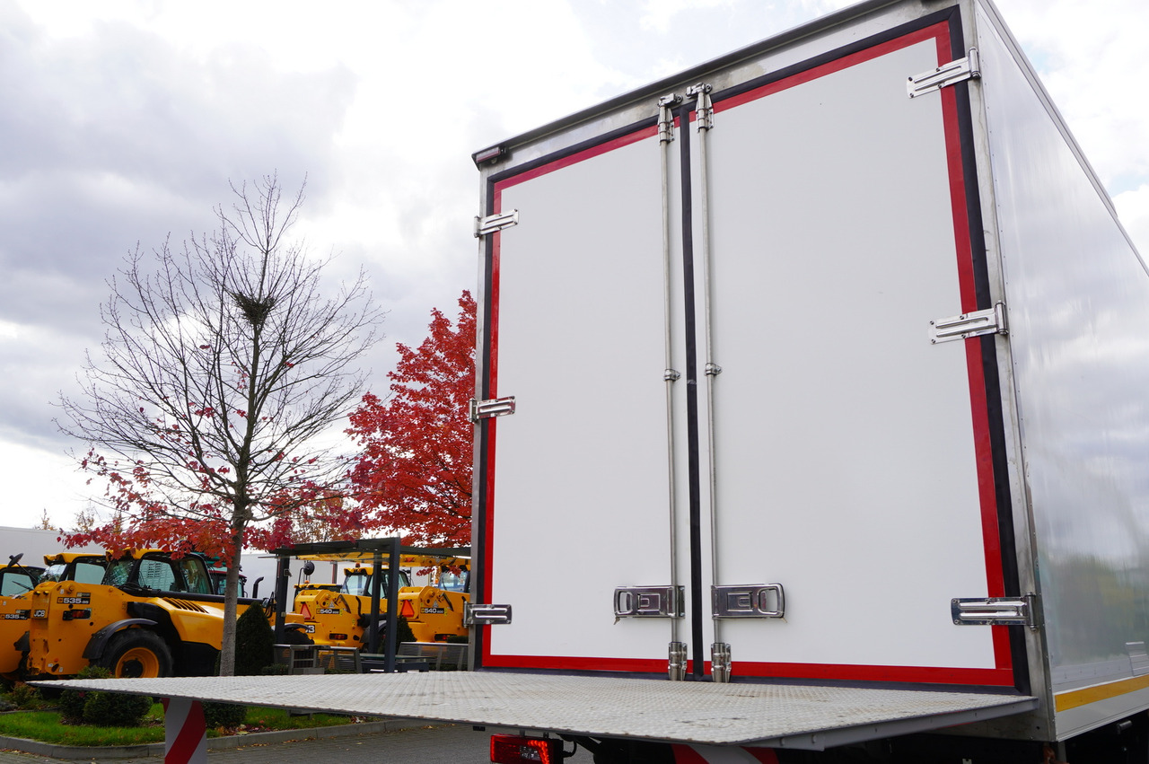 Refrigerated truck SCANIA R500 E6 6x2 / Lecapitaine 21 EPAL refrigerator / Carrier Supra 1150 / 2021 / steered axle: picture 8