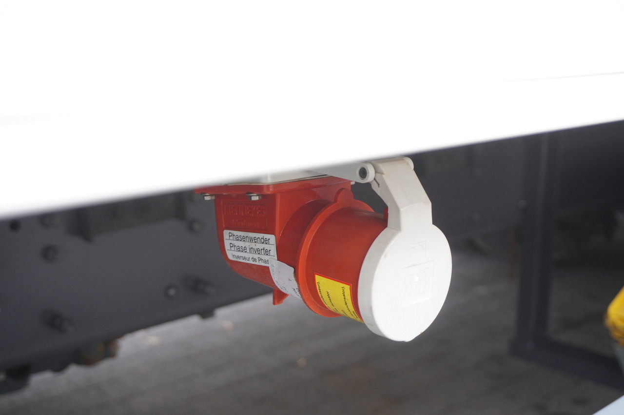 Refrigerated truck SCANIA R500 E6 6x2 / Lecapitaine 21 EPAL refrigerator / Carrier Supra 1150 / 2021 / steered axle: picture 7