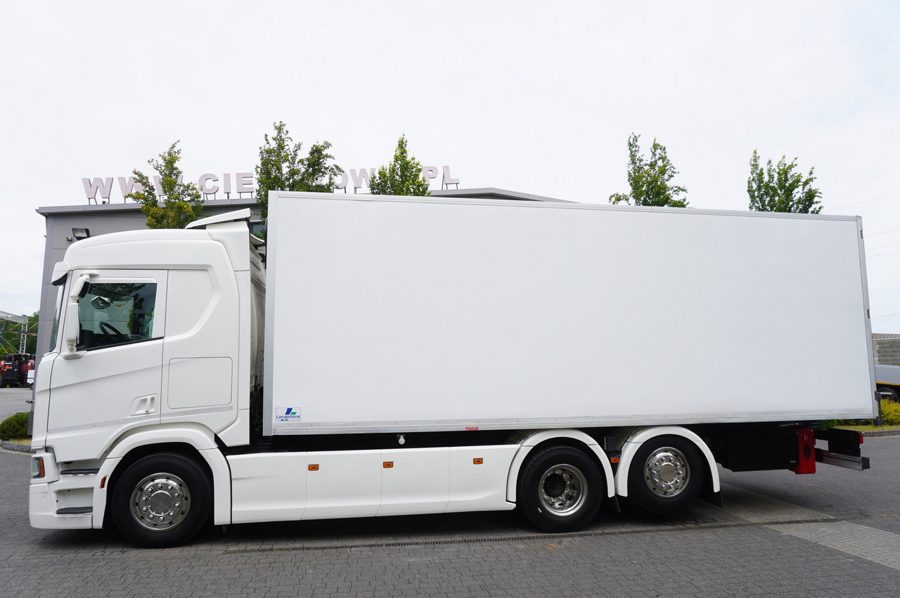 SCANIA R500 / Lecapitaine refrigerator / Carrier Supra 950 / steered 3rd axle - Refrigerated truck: picture 2 SCANIA R500 / Lecapitaine refrigerator / Carrier Supra 950 / steered 3rd axle - Refrigerated truck: picture 2