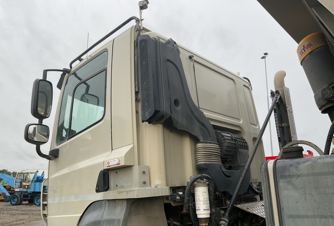 Rigid dumper/ Rock truck TATRA Phoenix 8x8 Twin-Steer Quad/A dump truck / 30 tho. km: picture 10