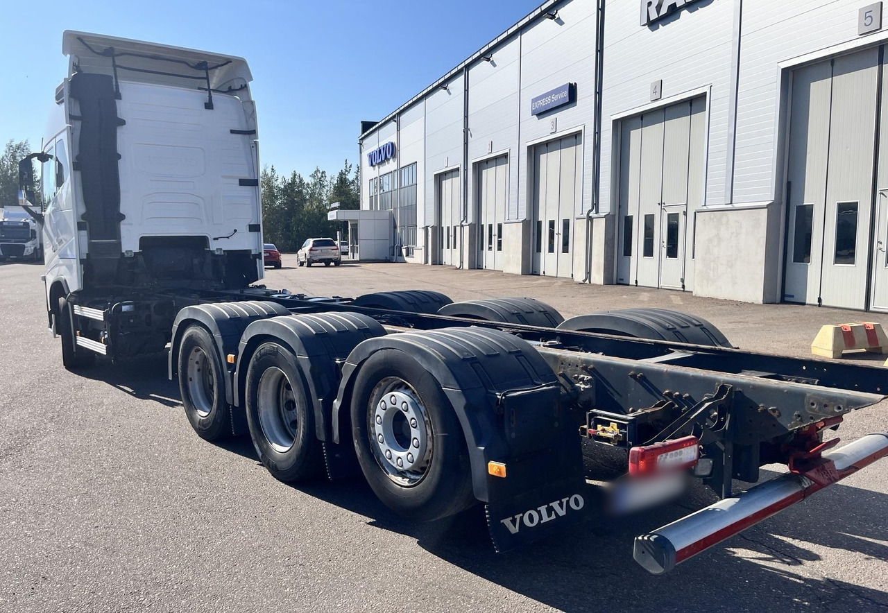 VOLVO FH 650 8x4 / Truck chassis / Sleeper cab - Cab chassis truck: picture 4 VOLVO FH 650 8x4 / Truck chassis / Sleeper cab - Cab chassis truck: picture 4