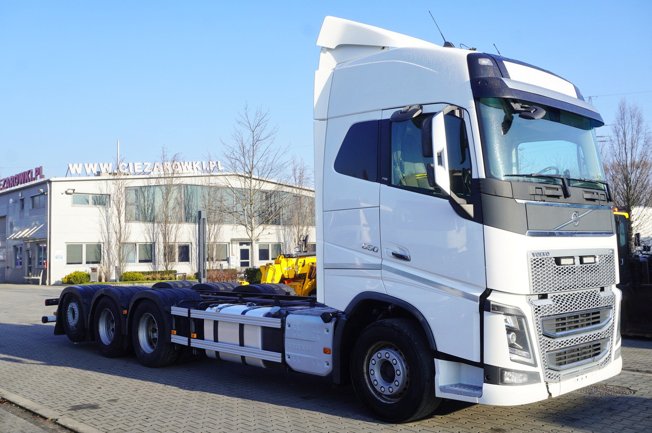 VOLVO Volvo FH 650 8x4/4 / Truck chassis / steered 4th axle - Crane truck: picture 5 VOLVO Volvo FH 650 8x4/4 / Truck chassis / steered 4th axle - Crane truck: picture 5
