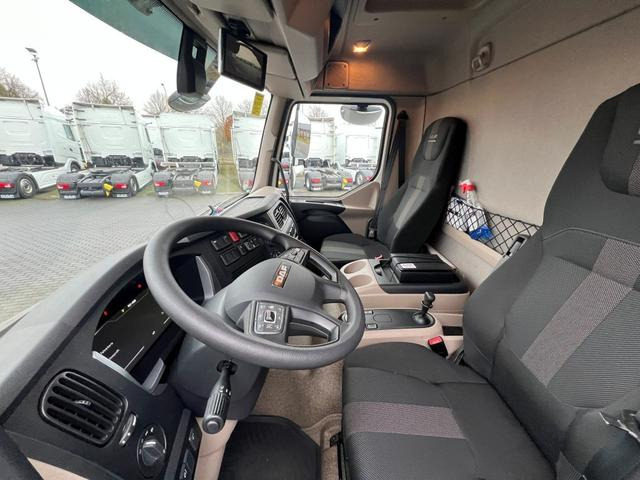 DAF XB 290 FA 16 to. Curtainsider LBW 1.5 Tonnen AHK - Curtain side truck: picture 2 DAF XB 290 FA 16 to. Curtainsider LBW 1.5 Tonnen AHK - Curtain side truck: picture 2