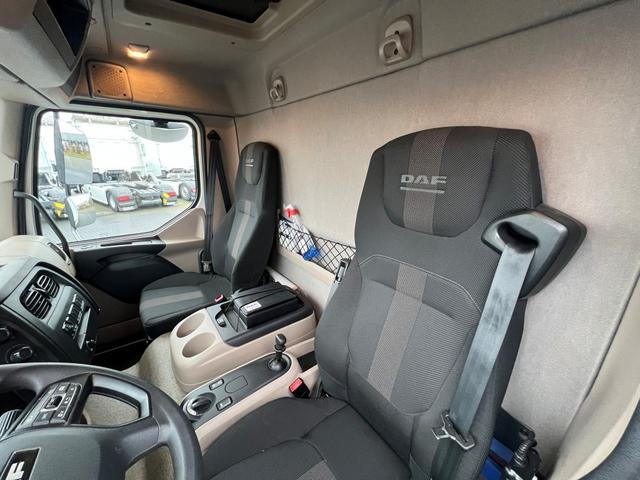 DAF XB 290 FA 16 to. Curtainsider LBW 1.5 Tonnen AHK - Curtain side truck: picture 3 DAF XB 290 FA 16 to. Curtainsider LBW 1.5 Tonnen AHK - Curtain side truck: picture 3