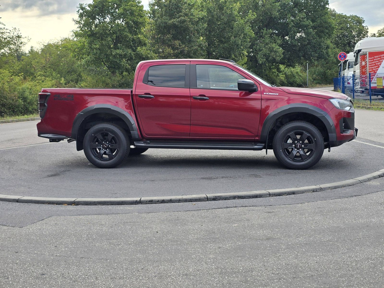 Isuzu D-Max V-Cross im Vorlauf 25er Modell - SUV: picture 4 Isuzu D-Max V-Cross im Vorlauf 25er Modell - SUV: picture 4