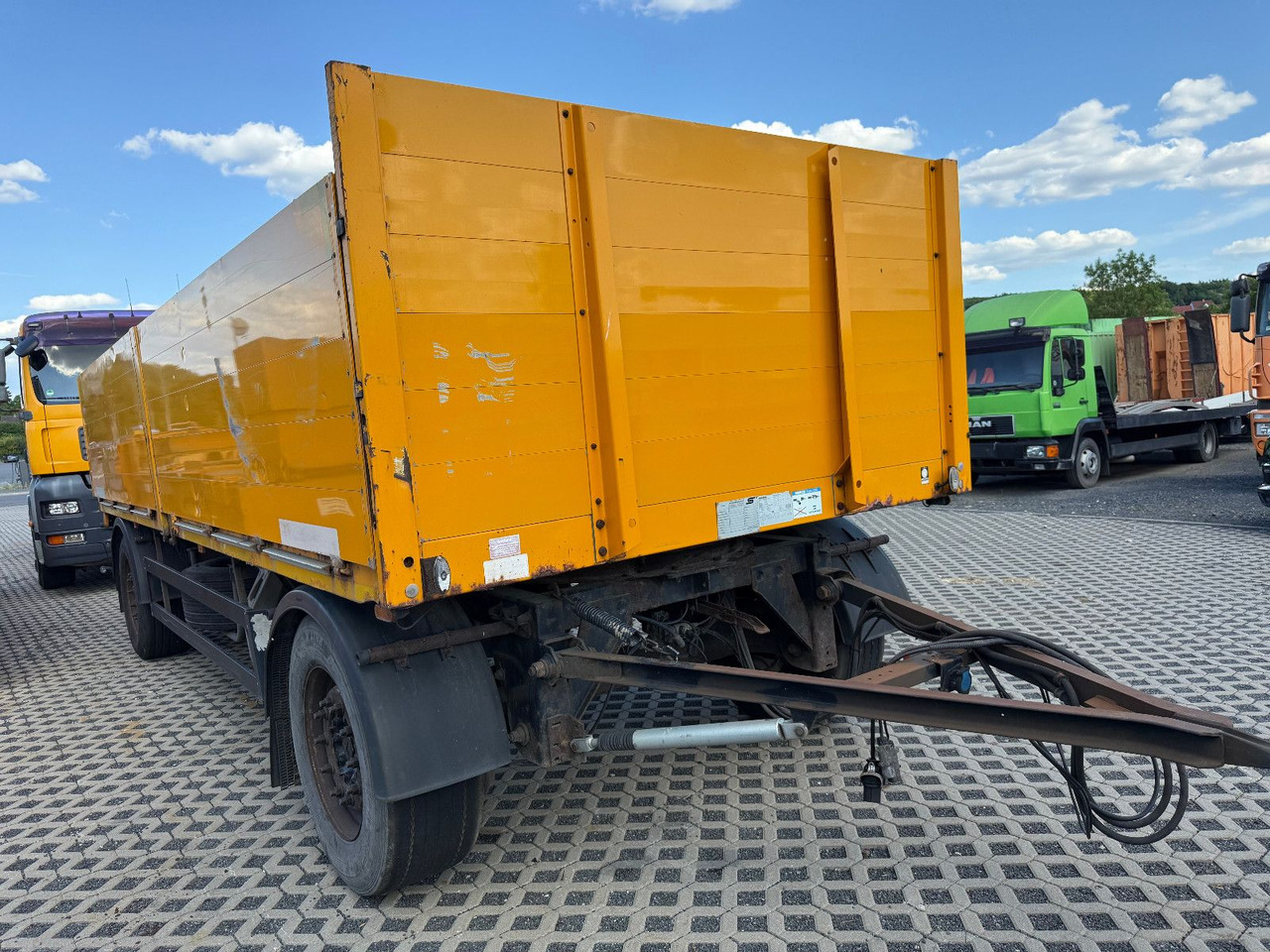 Schwarzmüller T 202 L: 6500 mm - Dropside/ Flatbed trailer: picture 2 Schwarzmüller T 202 L: 6500 mm - Dropside/ Flatbed trailer: picture 2