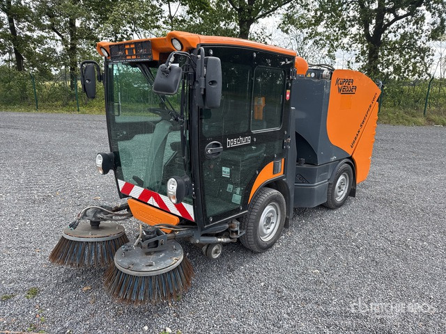 2016 Boschung S2 Urban Sweeper Truck - Road sweeper: picture 2 2016 Boschung S2 Urban Sweeper Truck - Road sweeper: picture 2