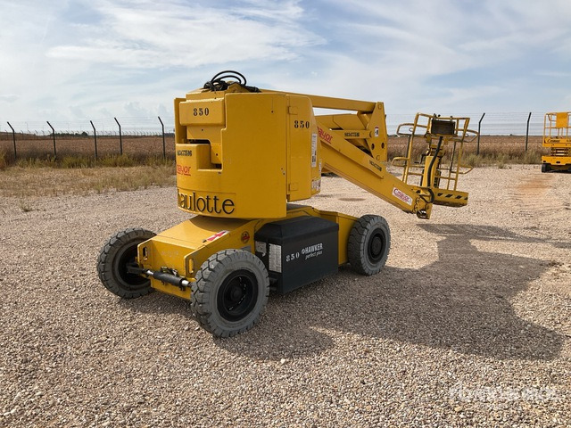 1999 Haulotte HA15I 2WD Electric Articulating Boom Lift - Articulated boom lift: picture 1 1999 Haulotte HA15I 2WD Electric Articulating Boom Lift - Articulated boom lift: picture 1