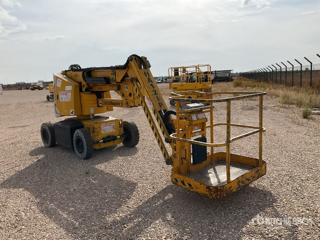 2002 Haulotte HA12IP 2WD Electric Articulating Boom Lift - Articulated boom lift: picture 2 2002 Haulotte HA12IP 2WD Electric Articulating Boom Lift - Articulated boom lift: picture 2